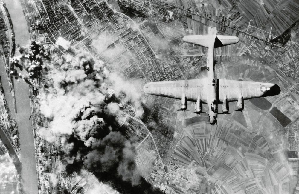 World War 2 ©Everett Collection / Shutterstock.com